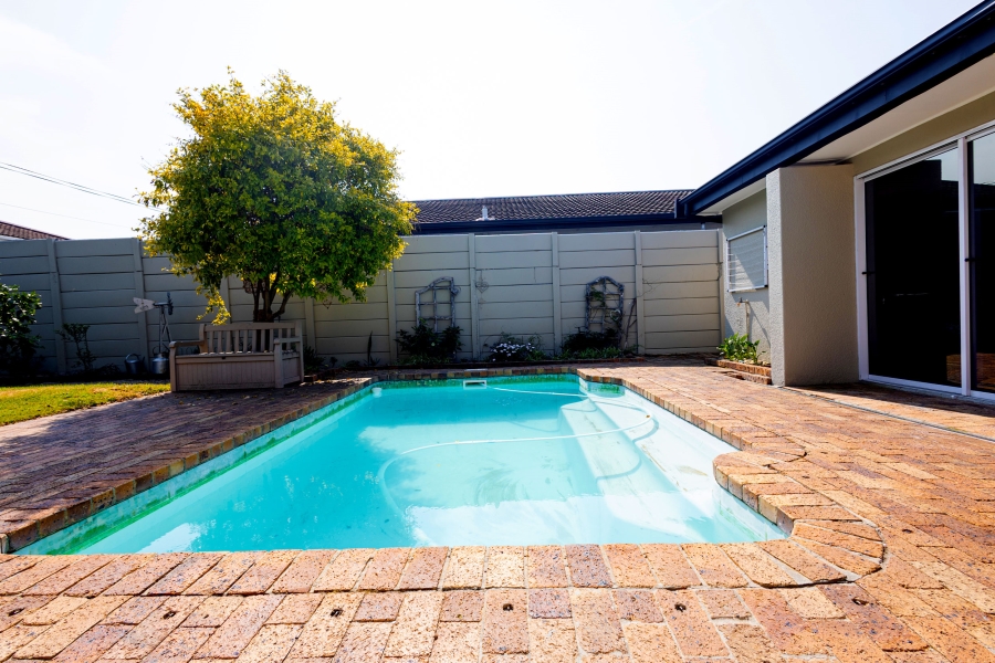 4 Bedroom Property for Sale in Stellenridge Western Cape